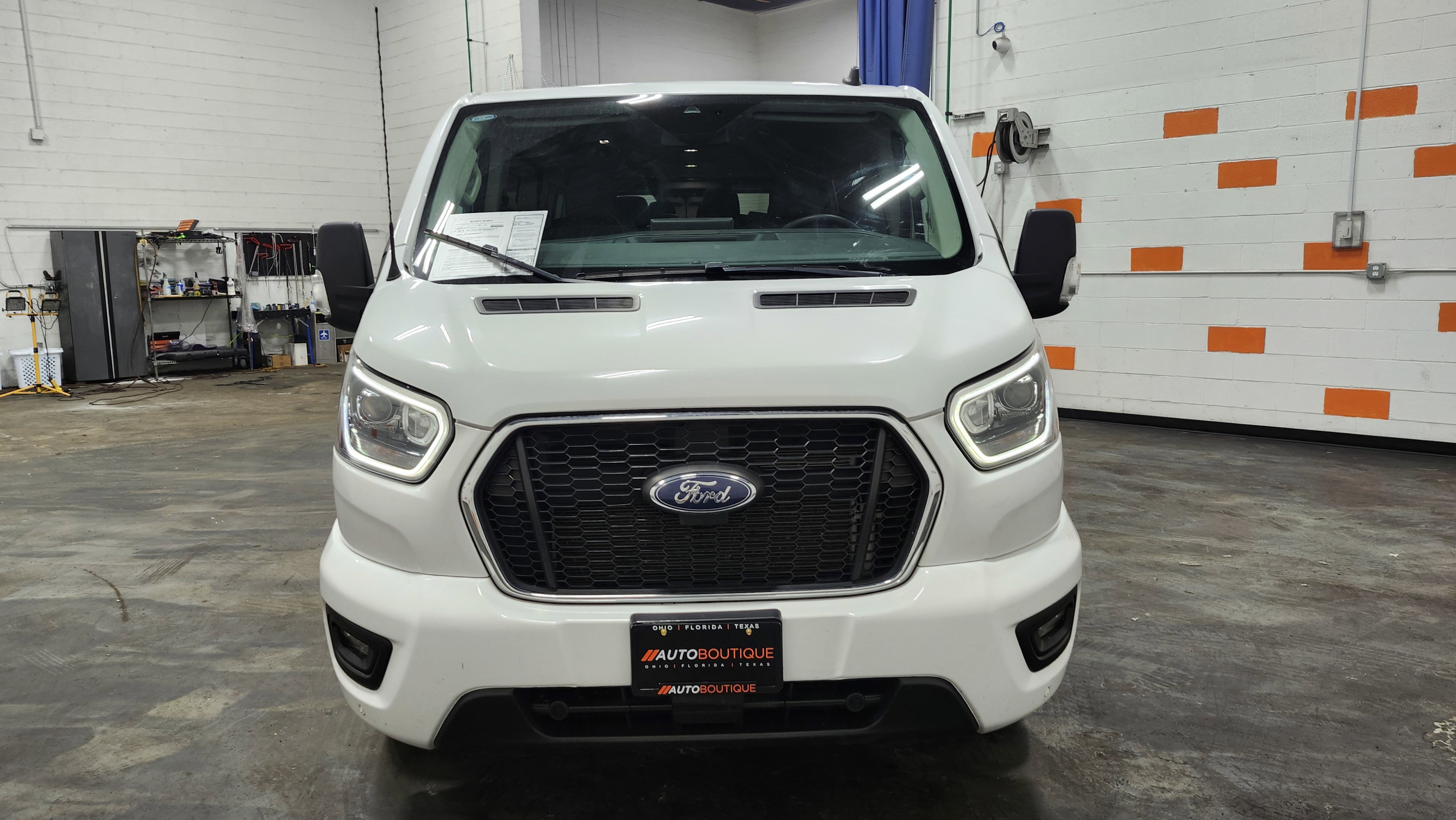 Used 2023 Ford Transit 350 XLT image 11