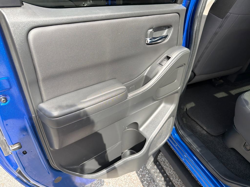 Used 2024 Nissan Frontier SV w/ SV Convenience Package RWD image 17