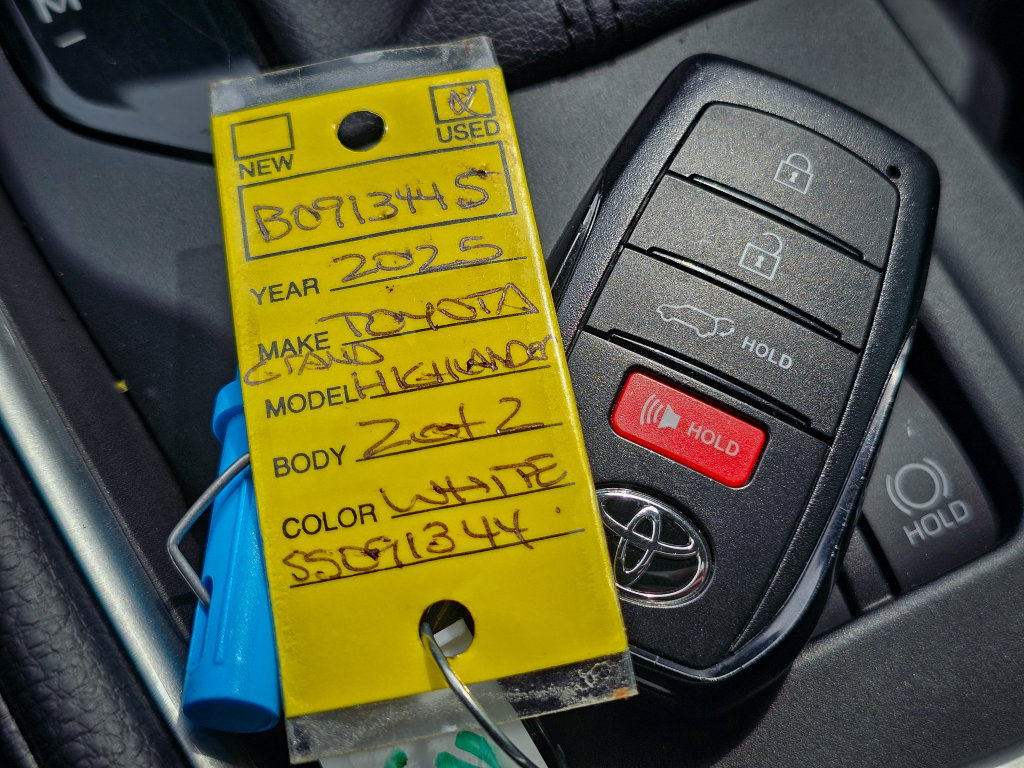 Used 2025 Toyota Grand Highlander AWD image 49