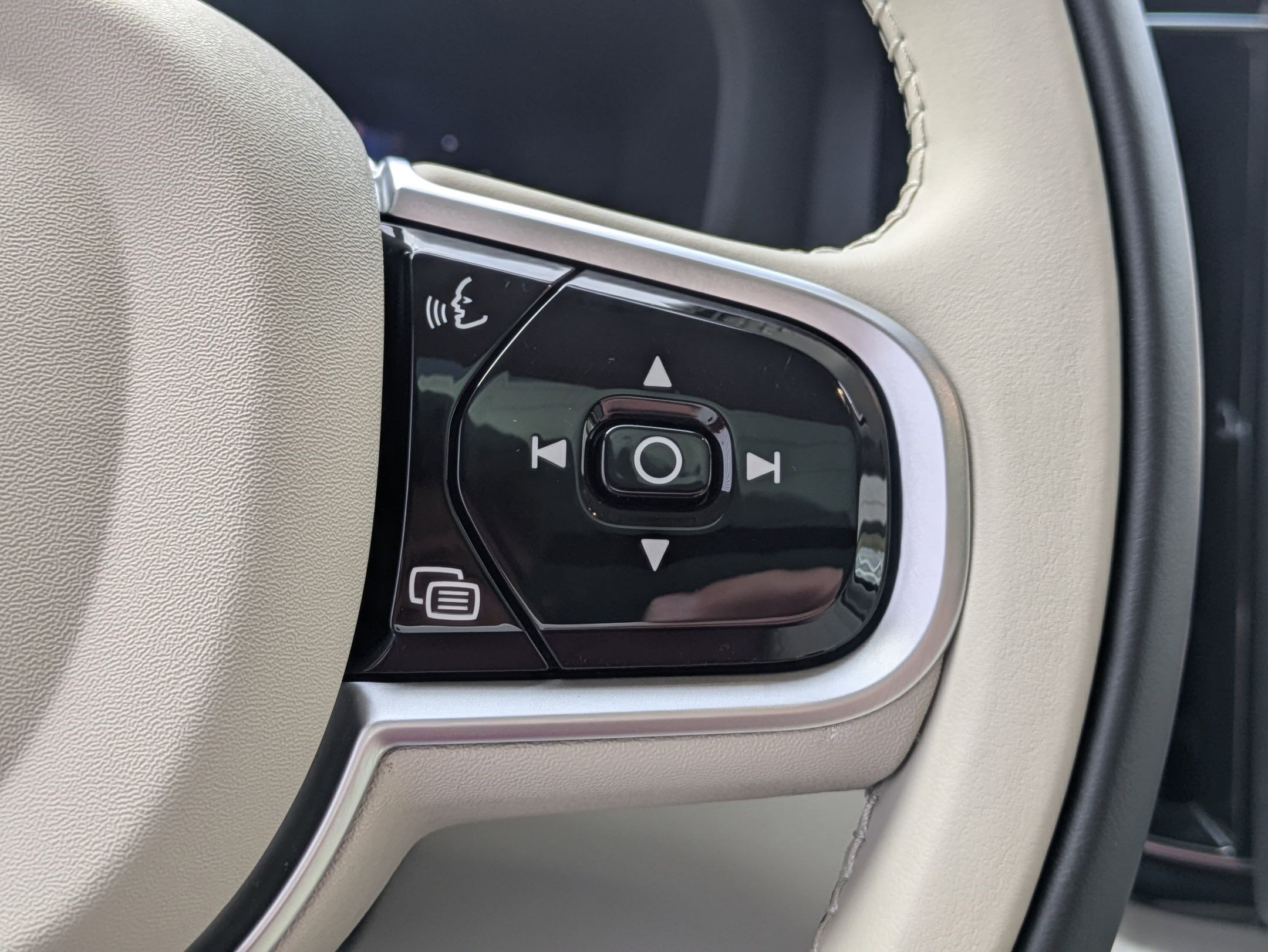 Used 2026 Volvo XC60 T8 Ultra image 19