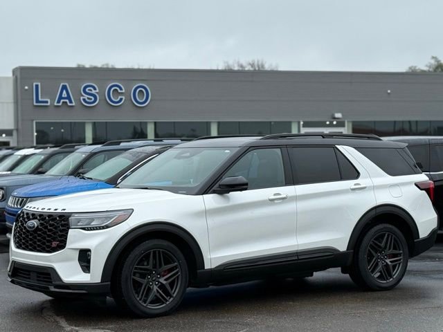 Used 2025 Ford Explorer ST AWD/4WD image 1