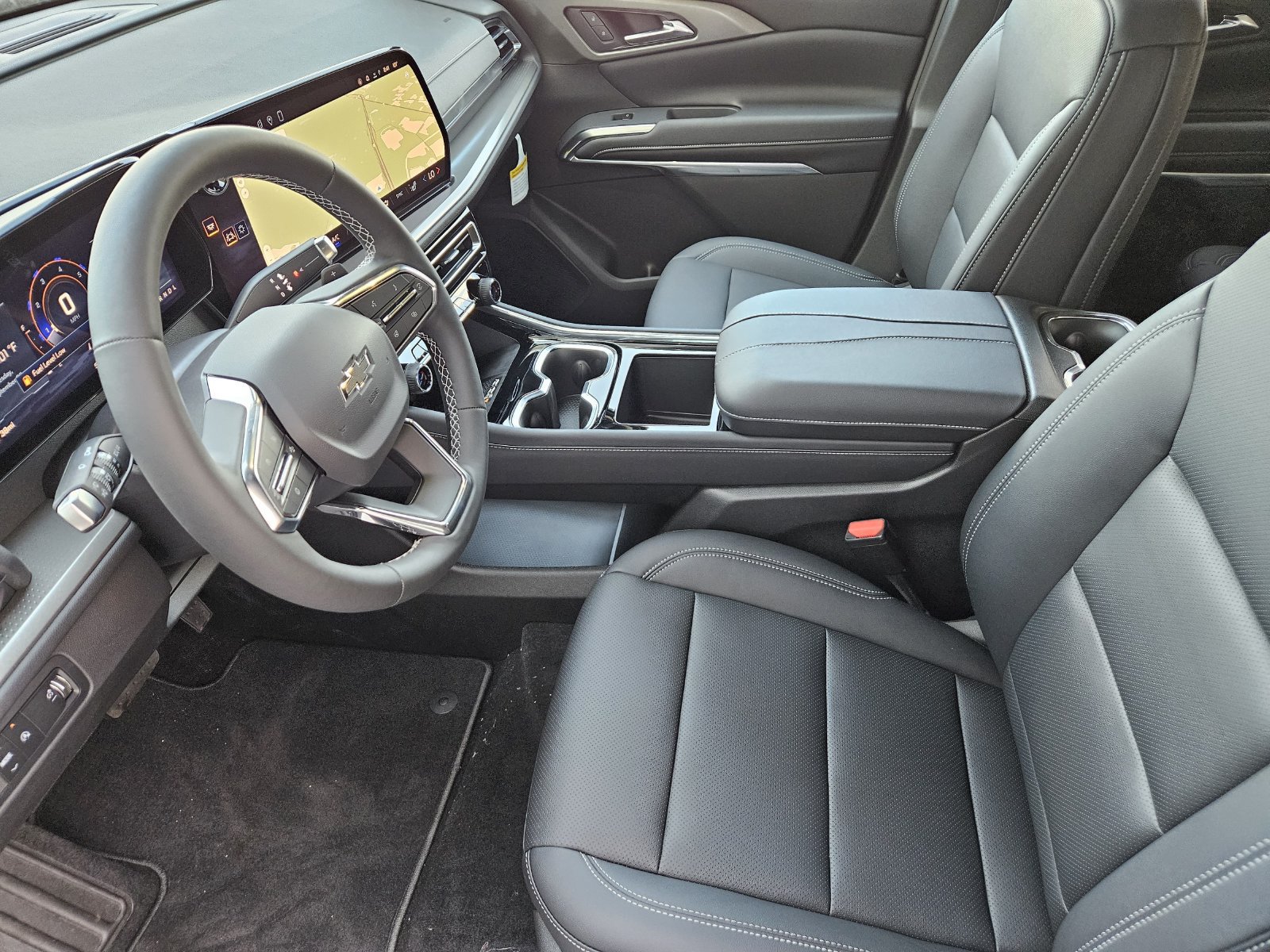 New 2027 Chevrolet Traverse LT w/ Midnight/Sport Edition FWD image 14