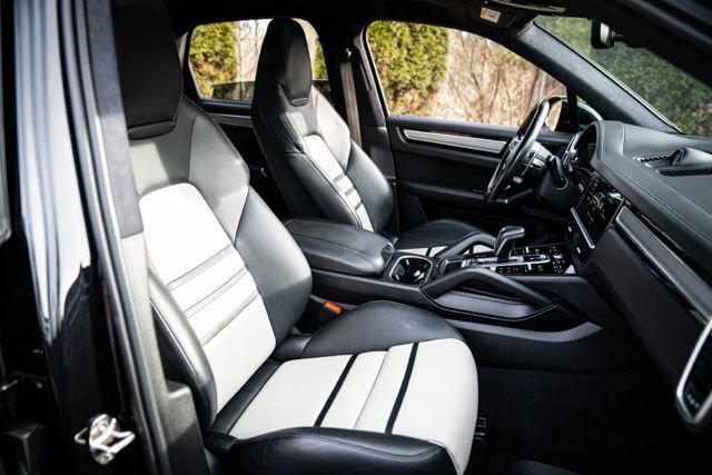 Used 2021 Porsche Cayenne GTS image 40