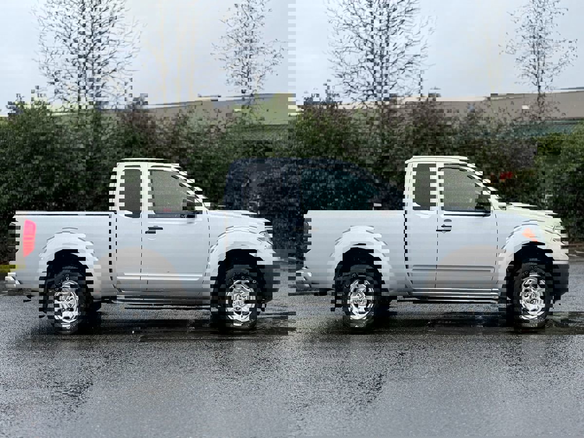 Used 2018 Nissan Frontier S image 2