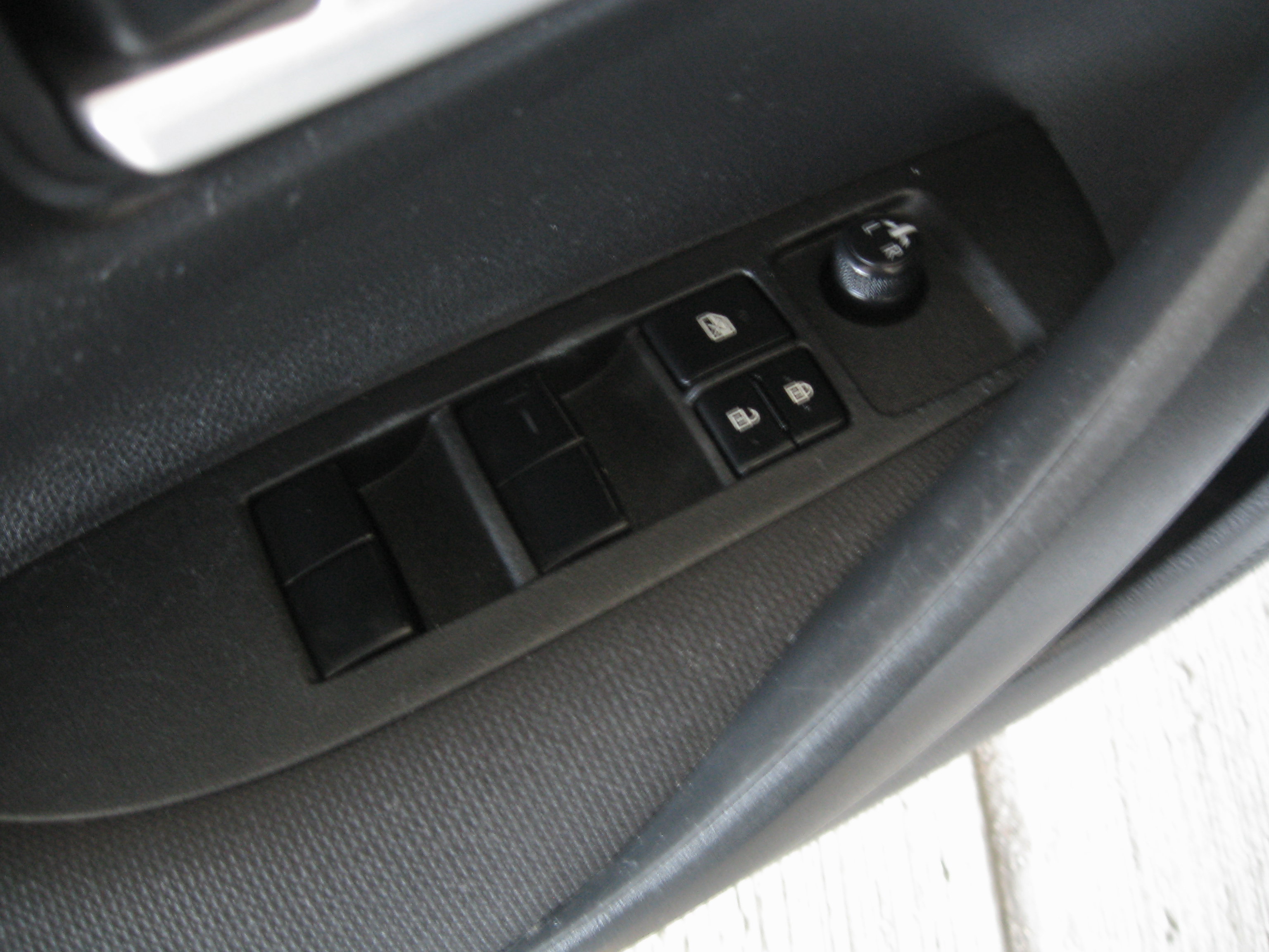 Used 2020 Toyota Corolla LE image 11