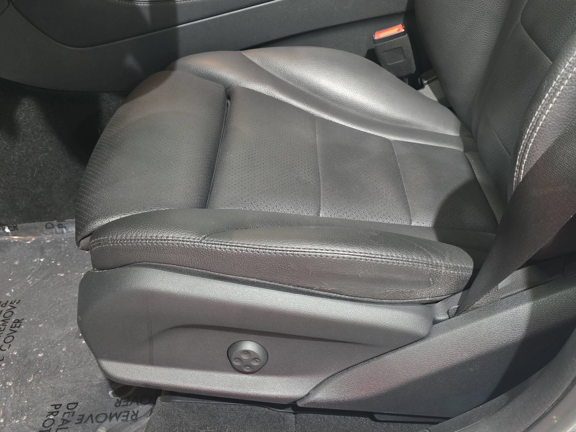 Used 2020 Mercedes-Benz GLC 300 4MATIC image 28