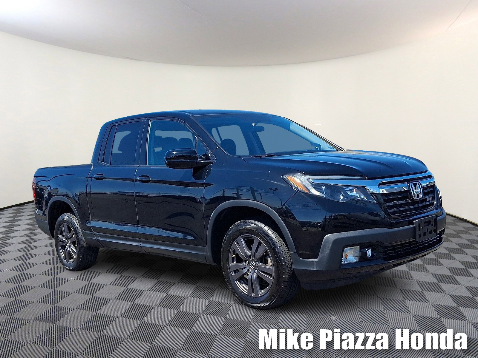 Used 2018 Honda Ridgeline Sport image 1