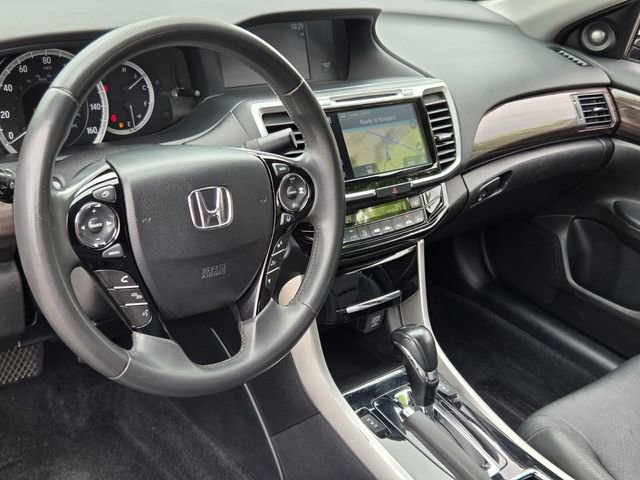 Used 2016 Honda Accord Touring image 9