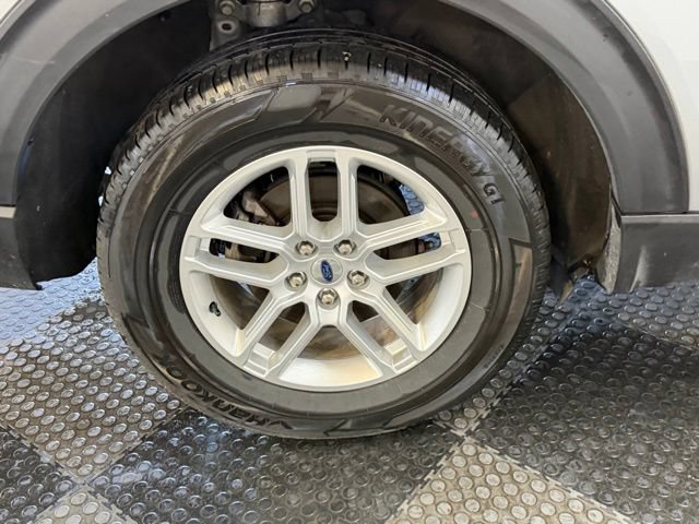 Used 2025 Ford Explorer Active AWD/4WD image 12