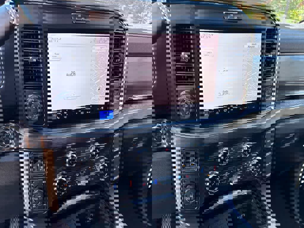 New 2025 Ford F250 Lariat w/ Lariat Ultimate Package image 27