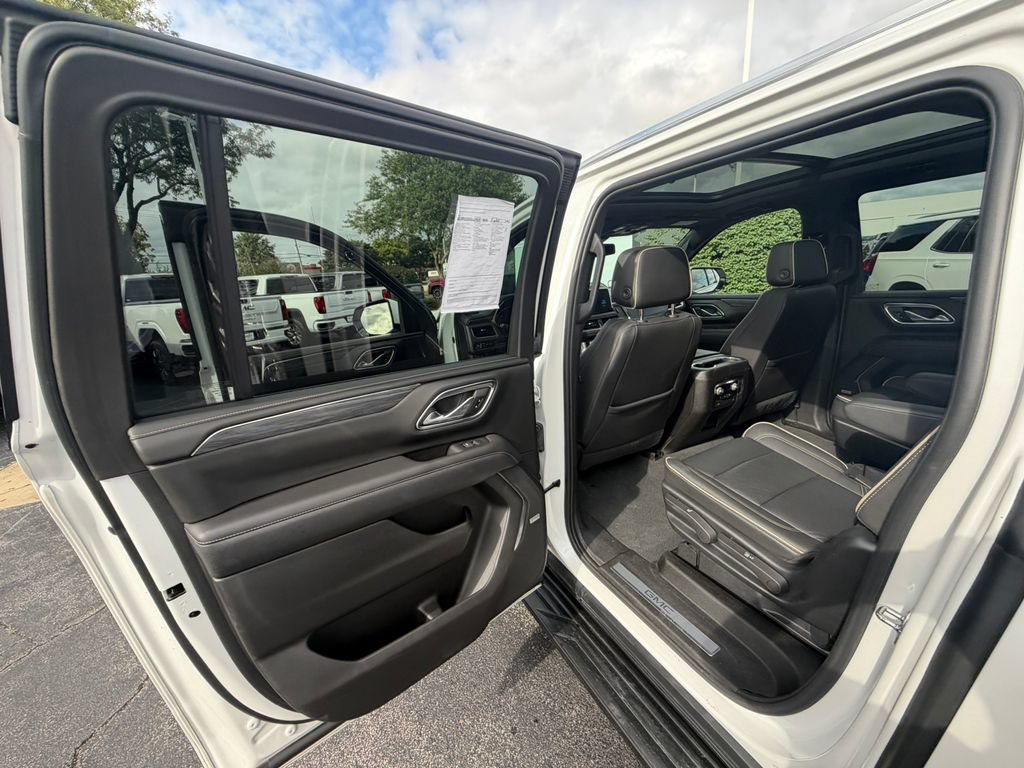 Certified 2023 GMC Yukon XL SLT AWD/4WD image 30