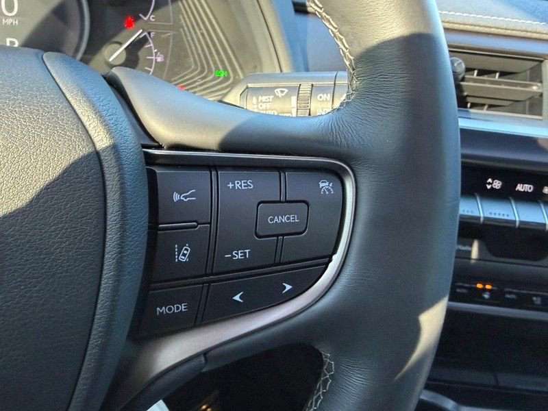 Used 2020 Lexus UX 250h w/ Premium Package image 19