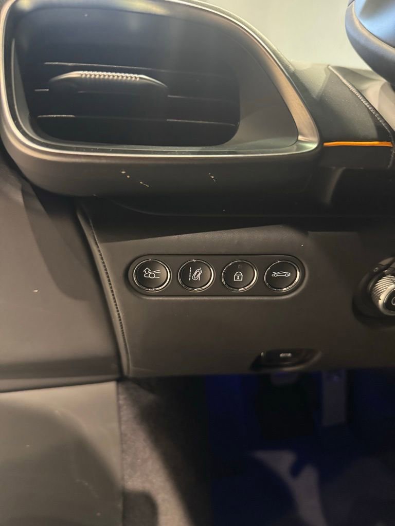 Used 2023 McLaren Artura RWD image 22