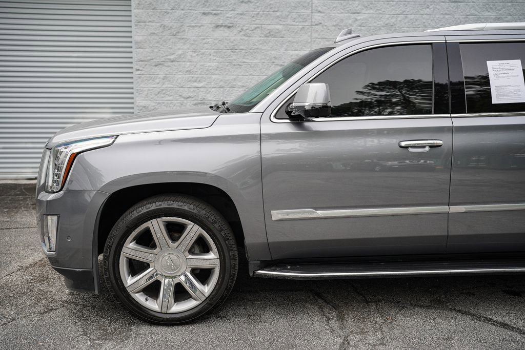 Used 2018 Cadillac Escalade ESV Luxury AWD/4WD image 10