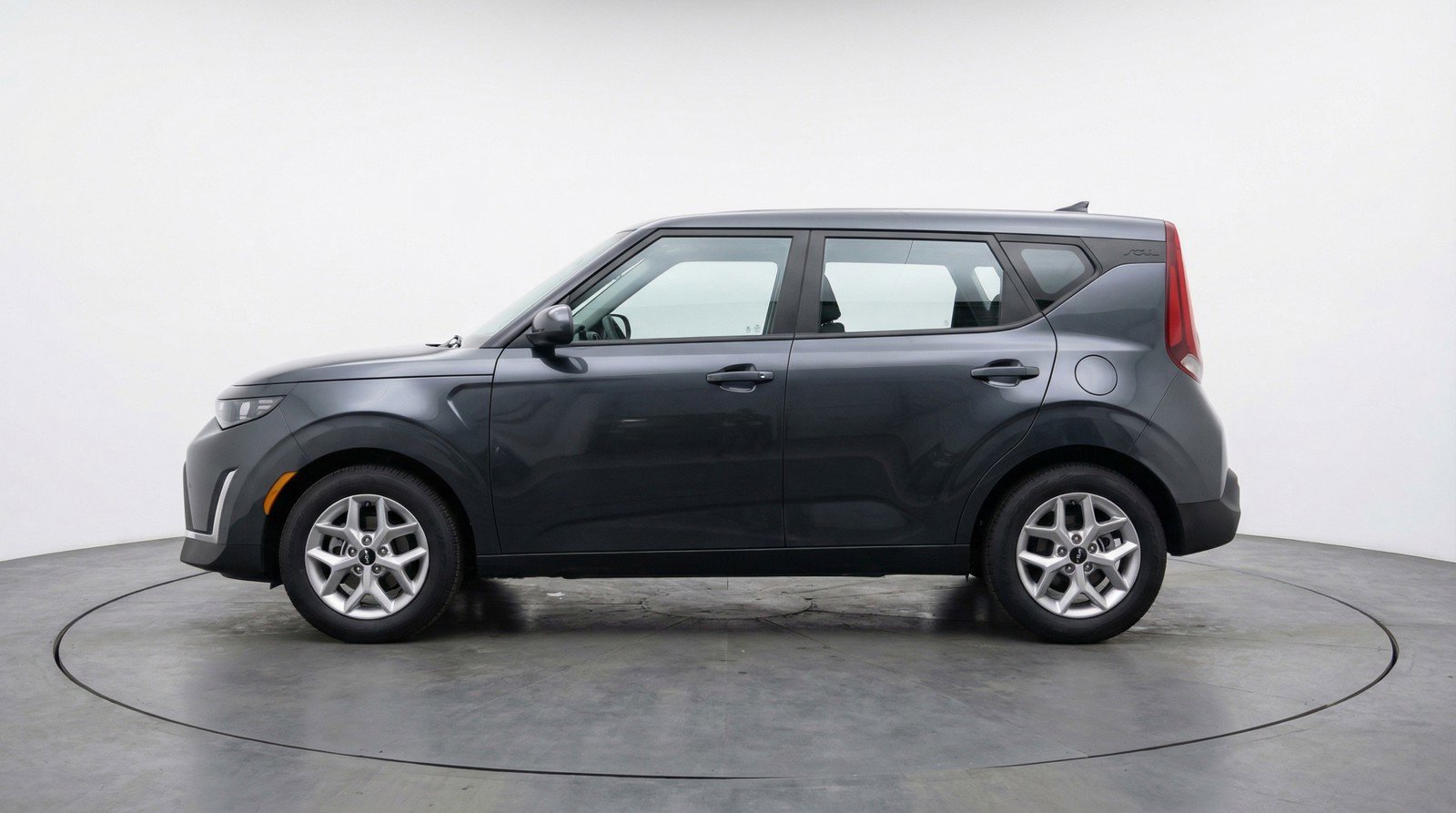 Used 2025 Kia Soul LX w/ LX Technology Package FWD image 5