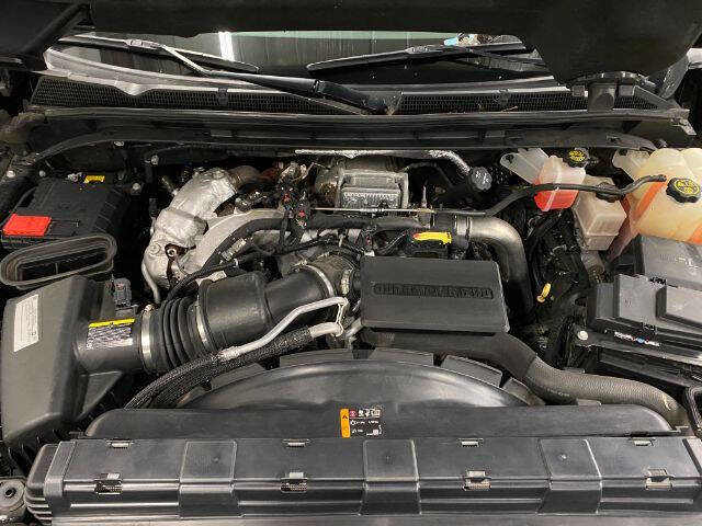 Used 2021 GMC Sierra 3500 Denali w/ Denali Black Diamond Edition image 9