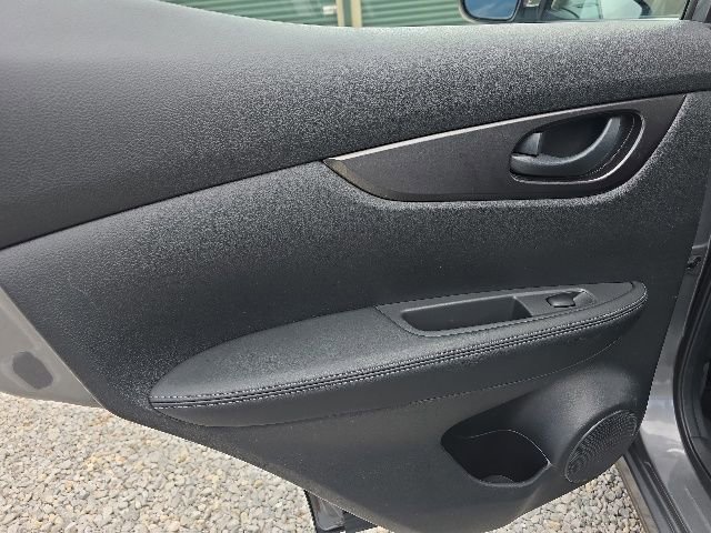 Used 2018 Nissan Rogue Sport S w/ S Appearance Package AWD/4WD image 15