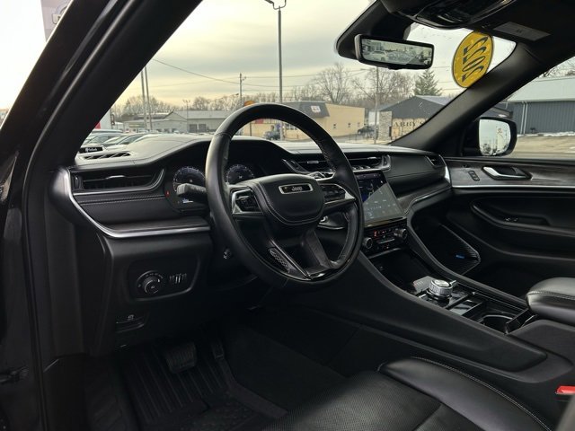 Used 2022 Jeep Grand Cherokee Overland w/ Adv Protech Group III image 33