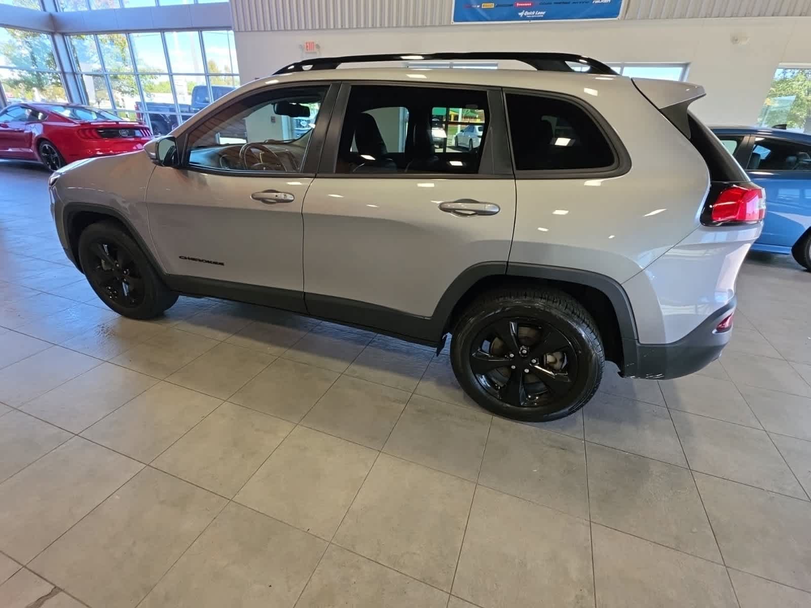 Used 2016 Jeep Cherokee High Altitude AWD/4WD image 11