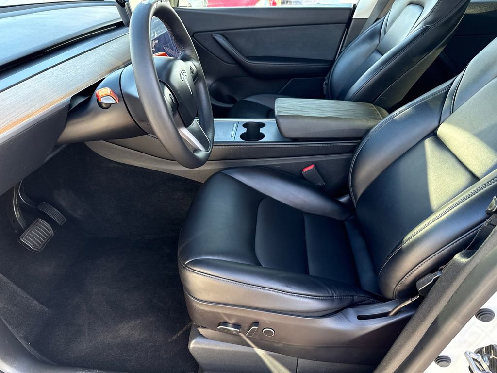 Used 2022 Tesla Model Y Long Range AWD/4WD image 25