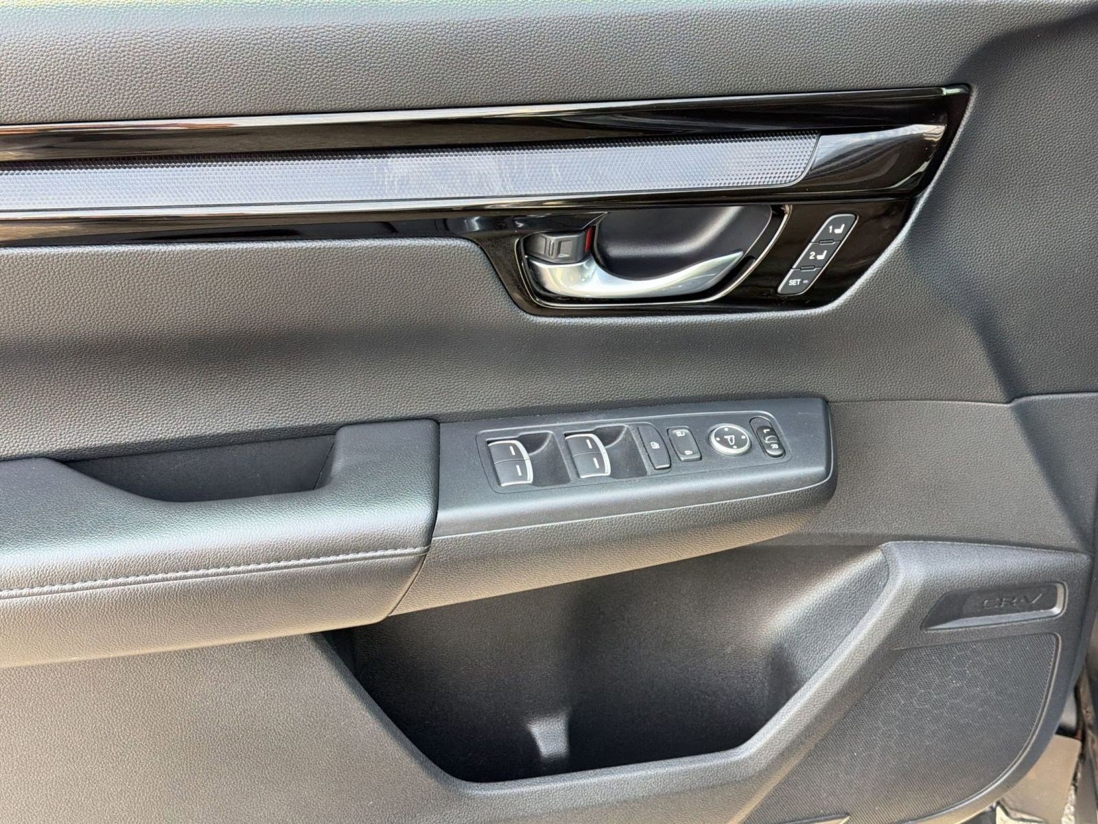 Used 2025 Honda CR-V EX-L image 12