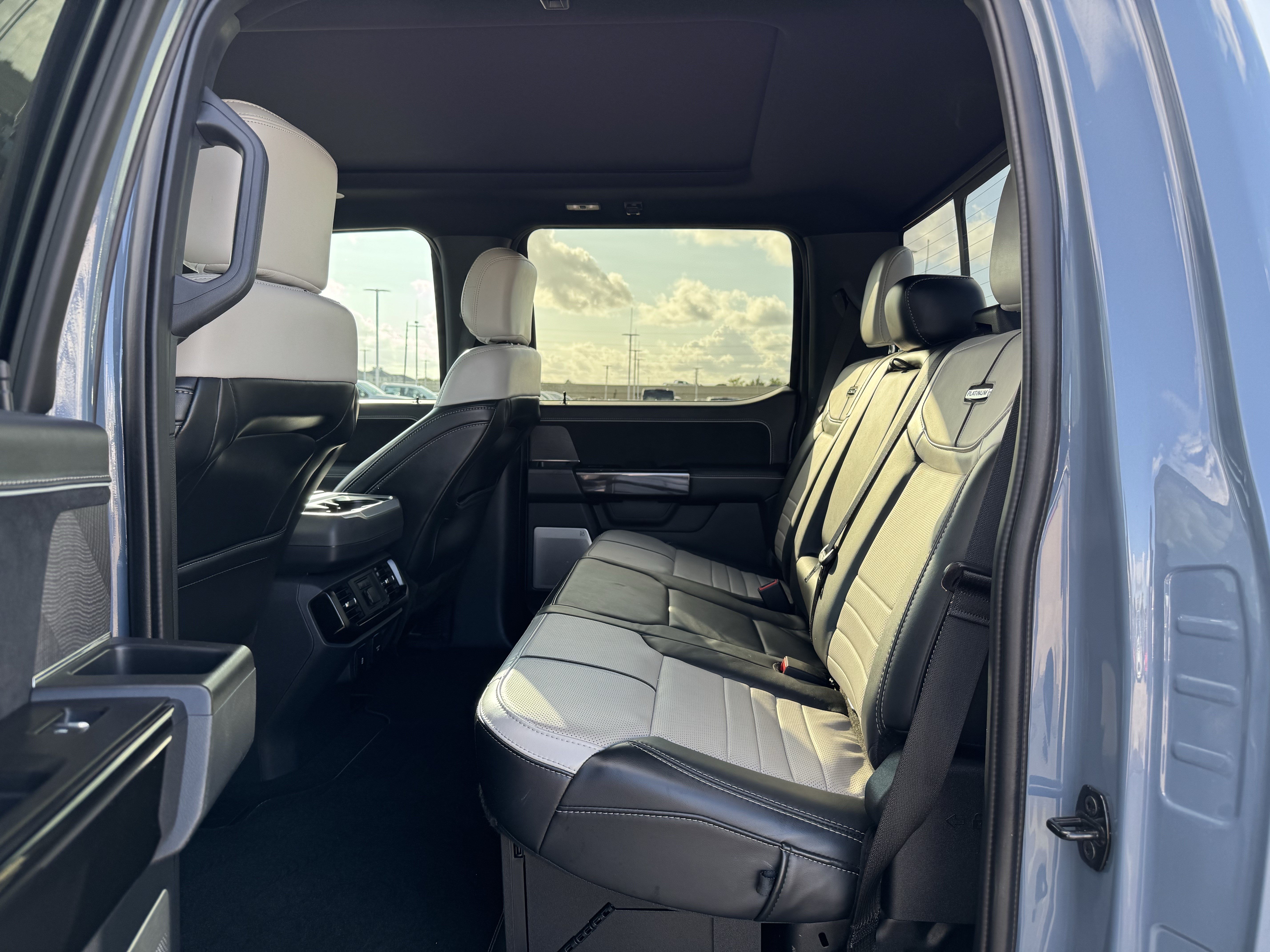 Used 2023 Ford F150 Lightning Platinum AWD/4WD image 21