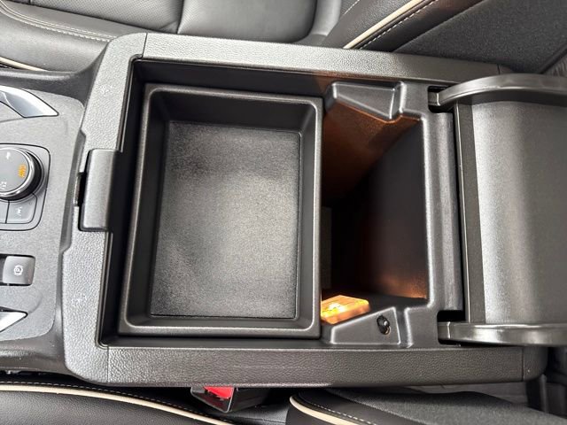 Used 2023 Chevrolet Traverse Premier w/ Redline Edition image 27