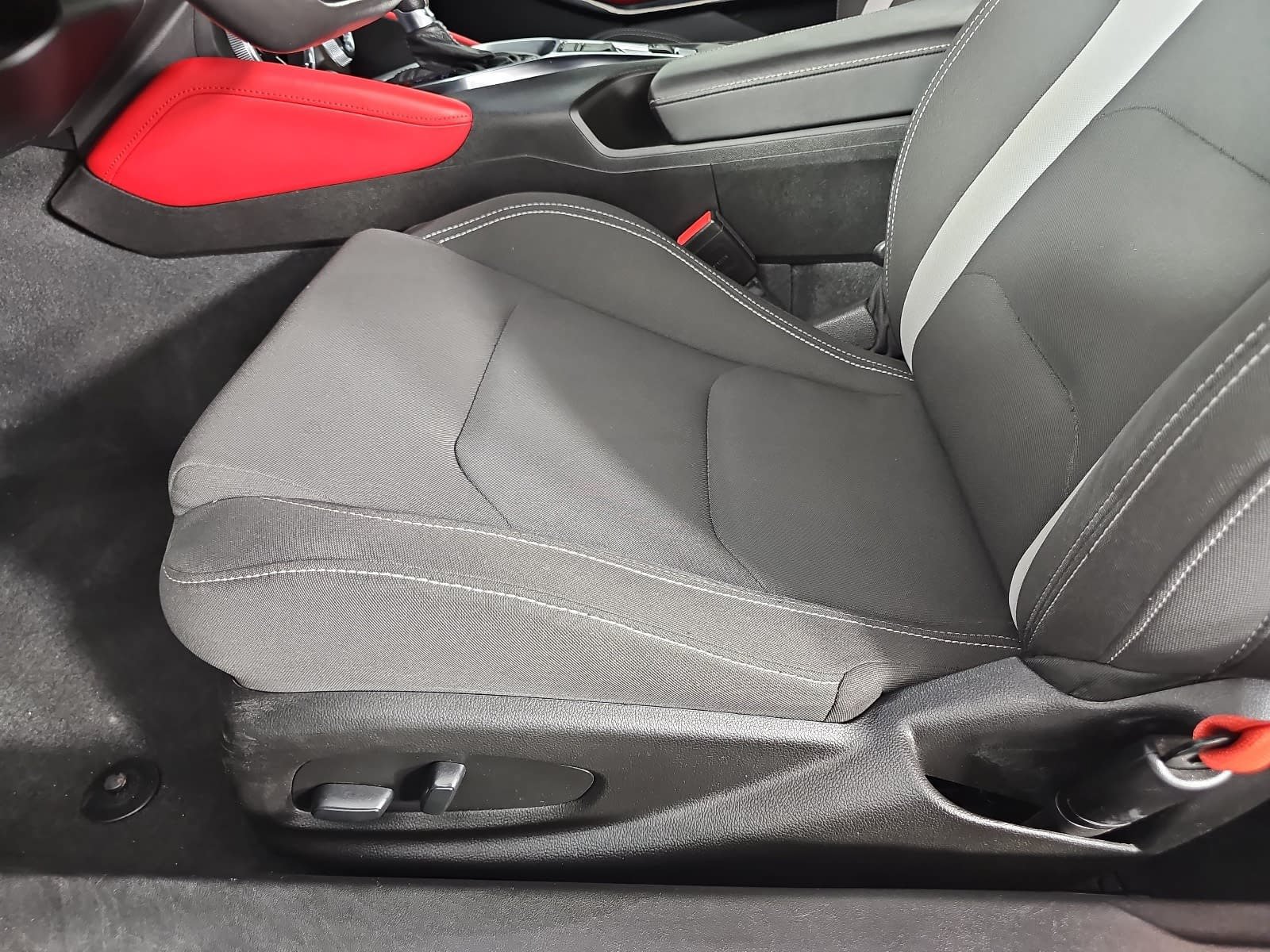 Used 2022 Chevrolet Camaro SS w/ LPO, Ground Effects Package RWD image 27