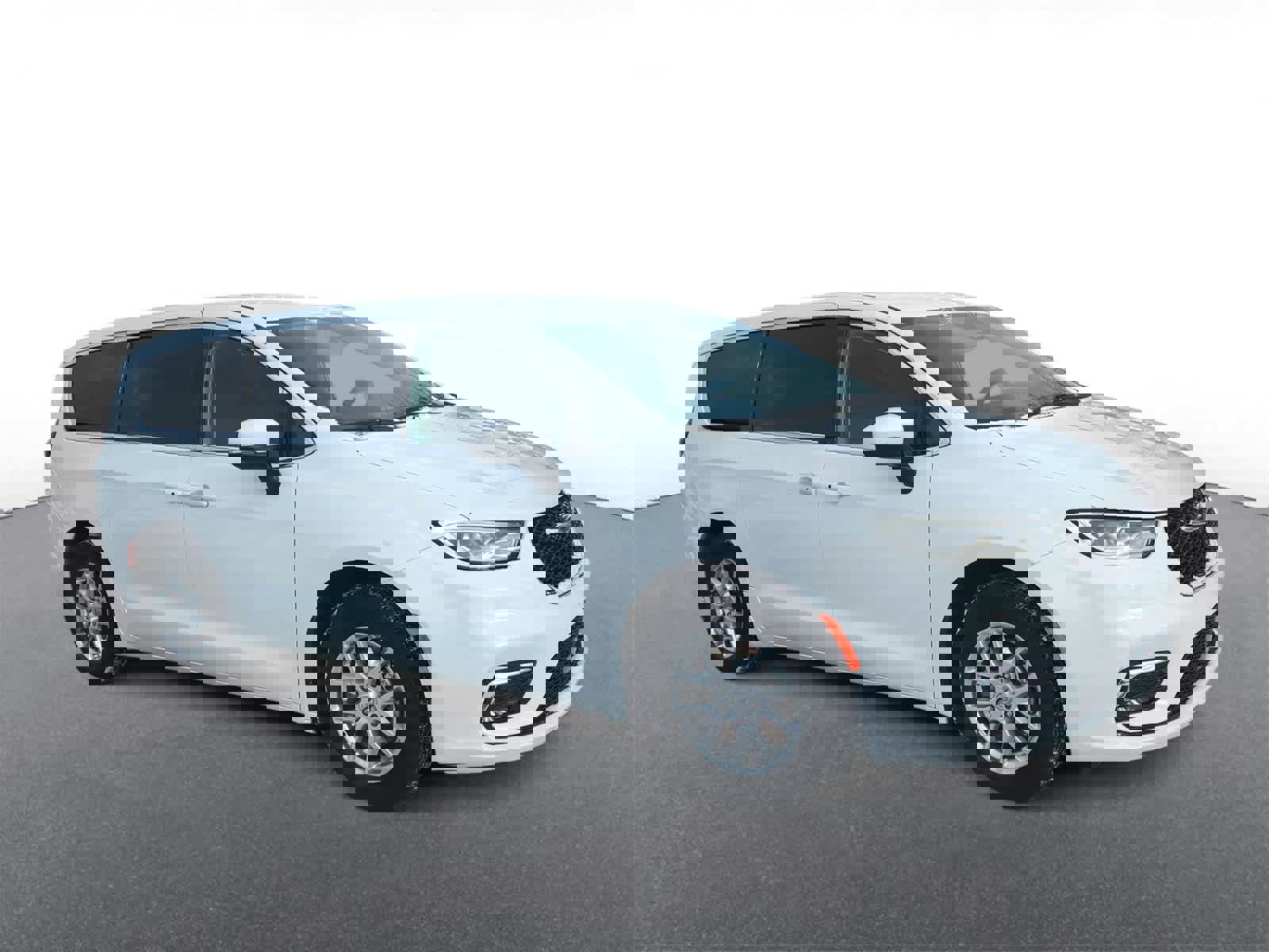 Used 2023 Chrysler Pacifica Touring-L image 2