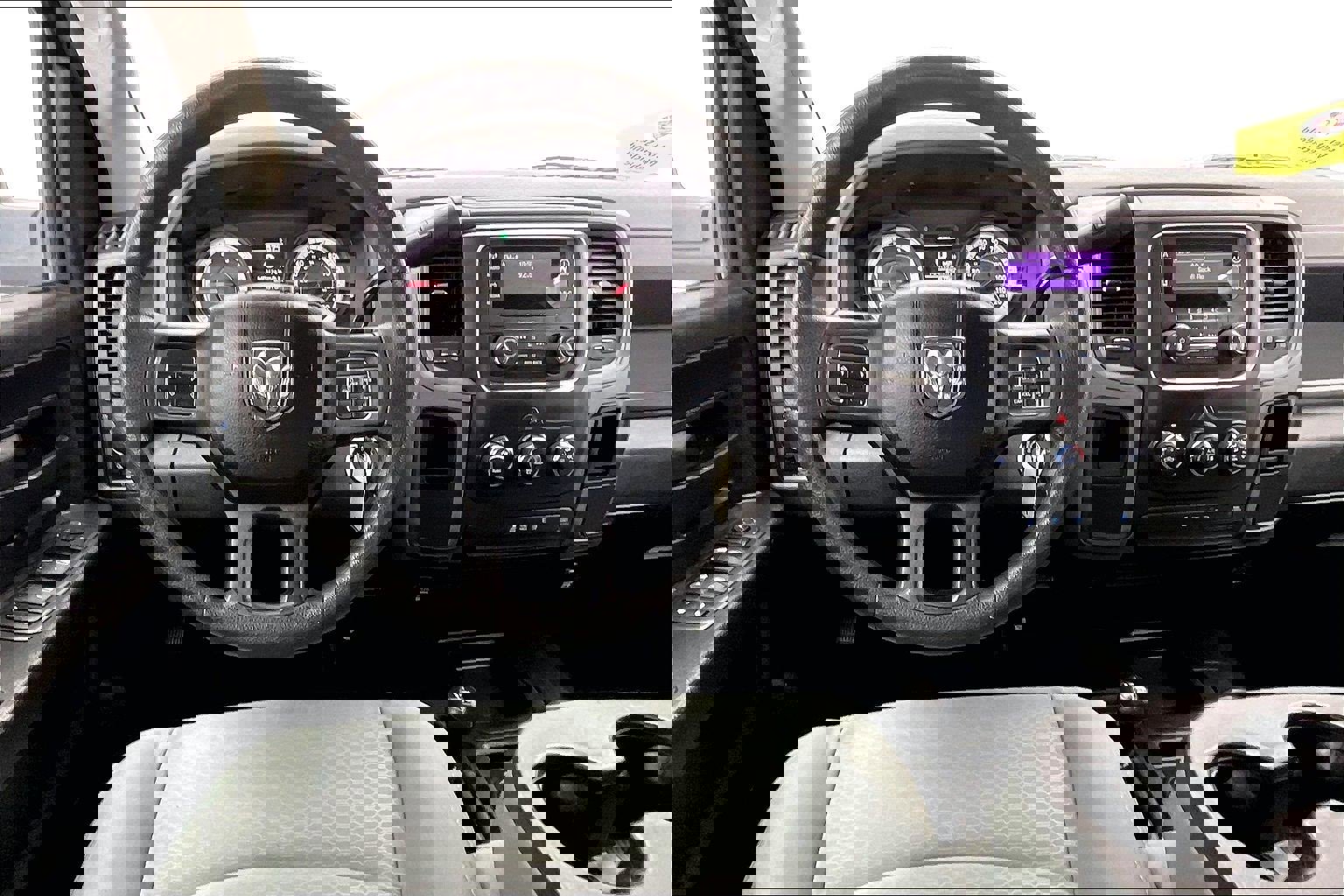 Used 2013 RAM 2500 Tradesman w/ Chrome Appearance Group image 4