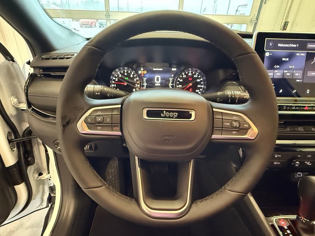 New 2026 Jeep Compass Latitude image 18