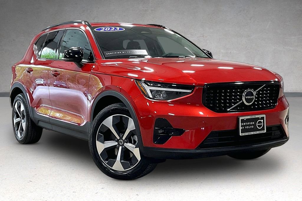 Certified 2023 Volvo XC40 B5 Plus w/ Protection Package Premier AWD/4WD image 3