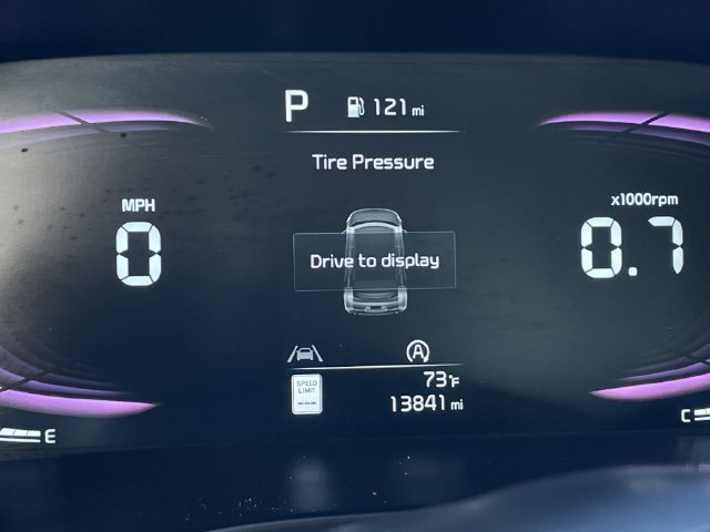 Used 2025 Kia Soul LX w/ LX Technology Package FWD image 14