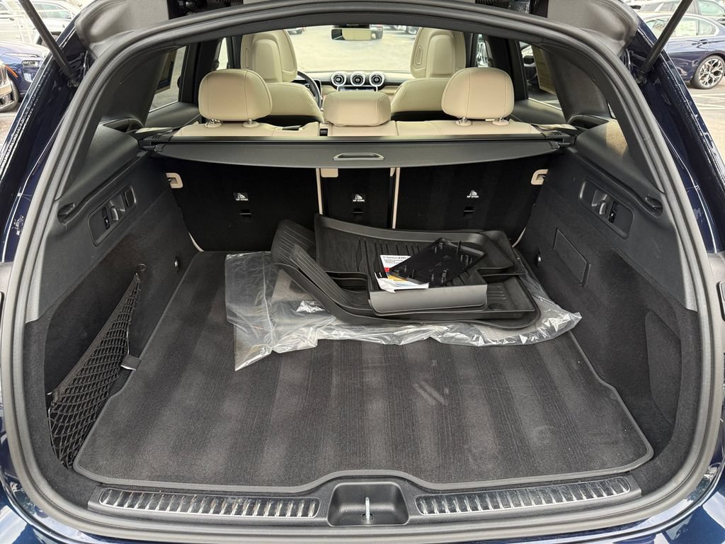 Used 2023 Mercedes-Benz GLC 300 4MATIC image 37