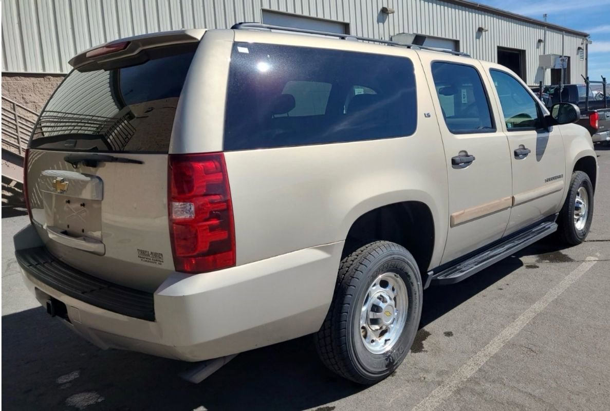 Used 2007 Chevrolet Suburban 2500 LS image 3