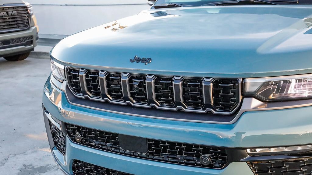 New 2026 Jeep Grand Cherokee L Limited AWD/4WD image 6