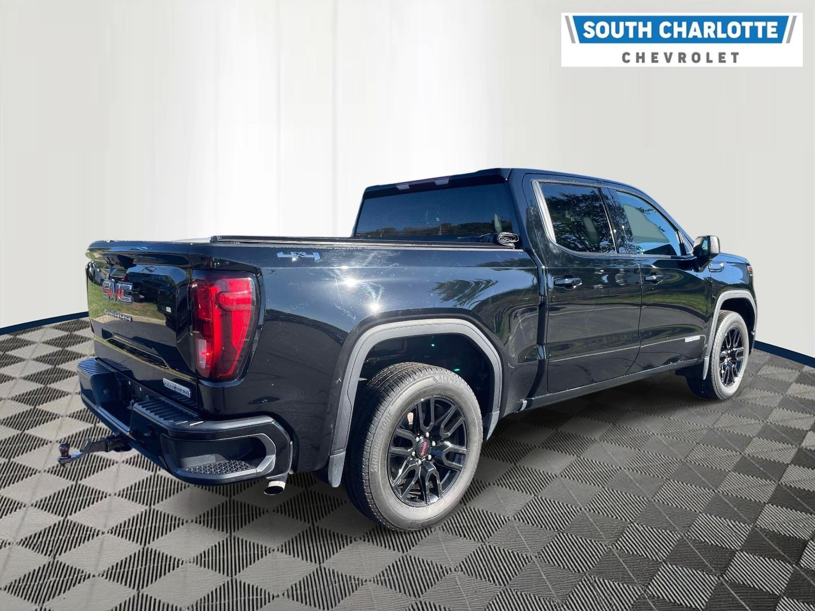 Used 2024 GMC Sierra 1500 Elevation AWD/4WD image 4