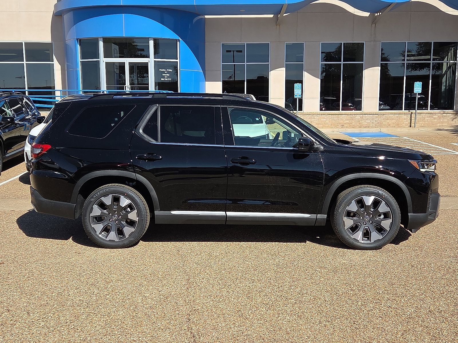 New 2026 Honda Pilot Touring image 4