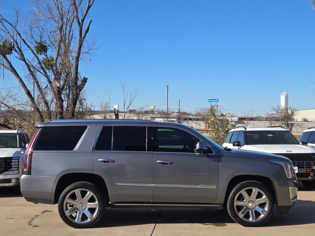 Used 2019 Cadillac Escalade Premium Luxury image 4