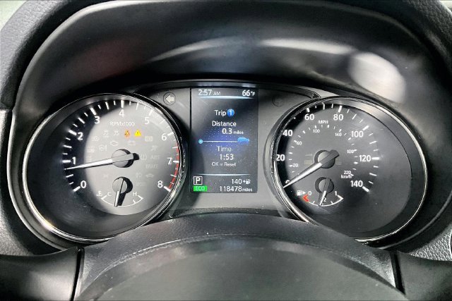 Used 2017 Nissan Rogue SV FWD image 21