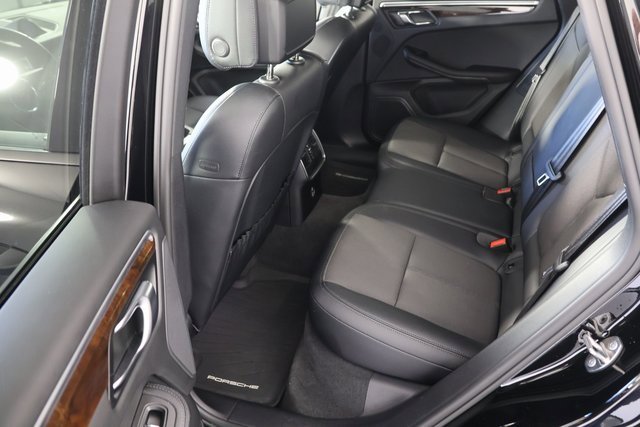 Used 2022 Porsche Macan image 18