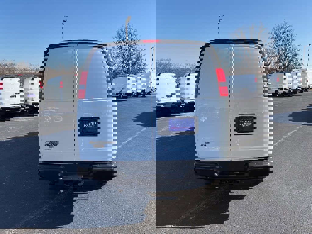 New 2025 Chevrolet Express 3500 Extended w/ Driver Convenience Package image 4