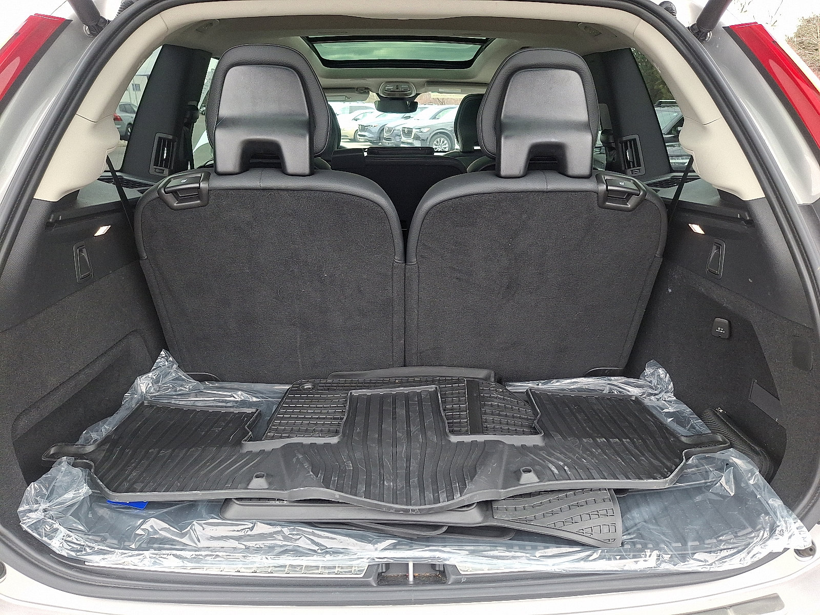 Certified 2023 Volvo XC90 T8 Plus w/ Protection Package Premier image 29