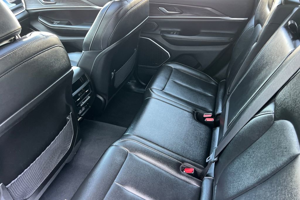 Used 2024 Jeep Grand Cherokee Limited 4xe image 12