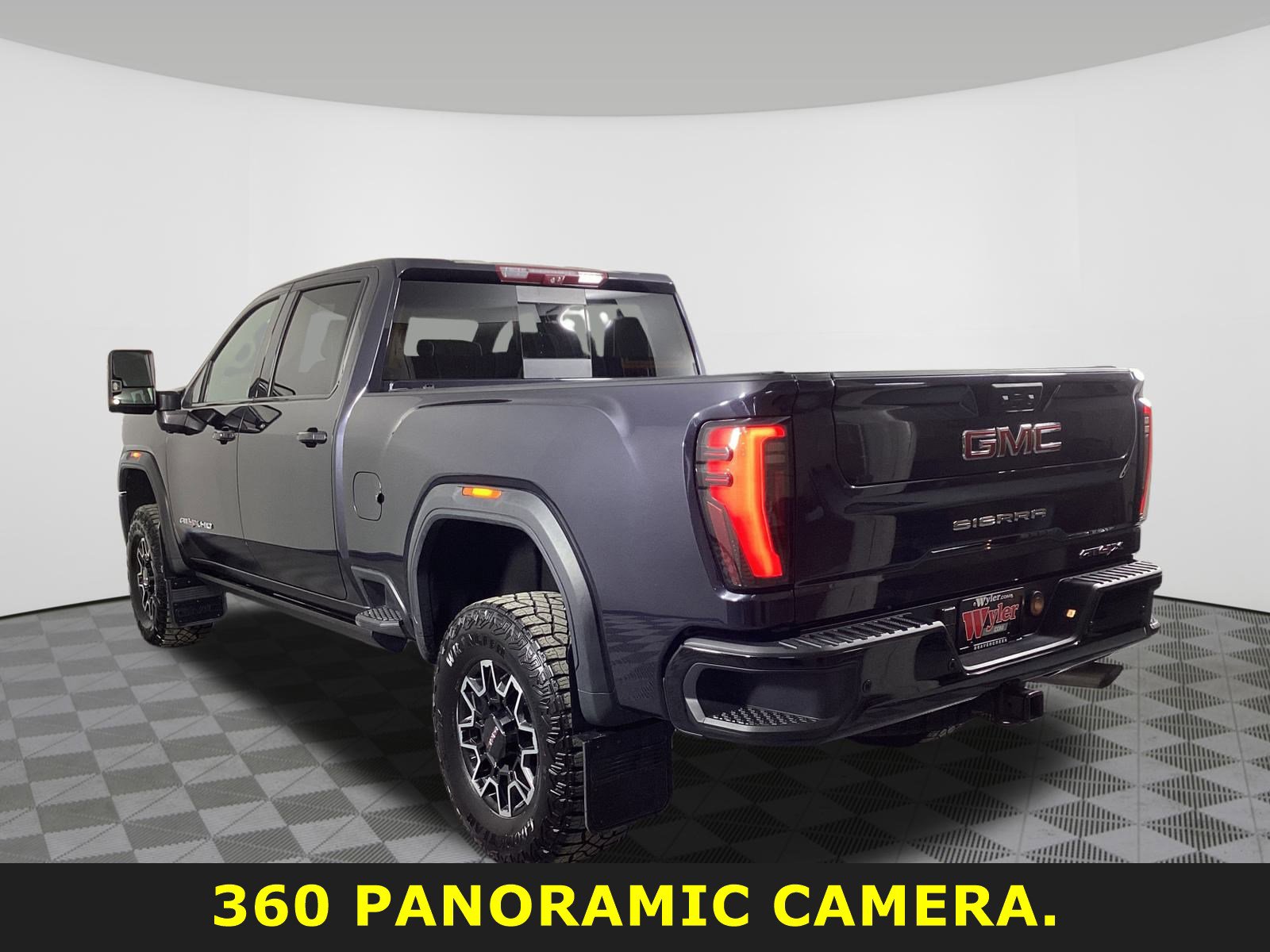 Used 2024 GMC Sierra 2500 AT4X image 8