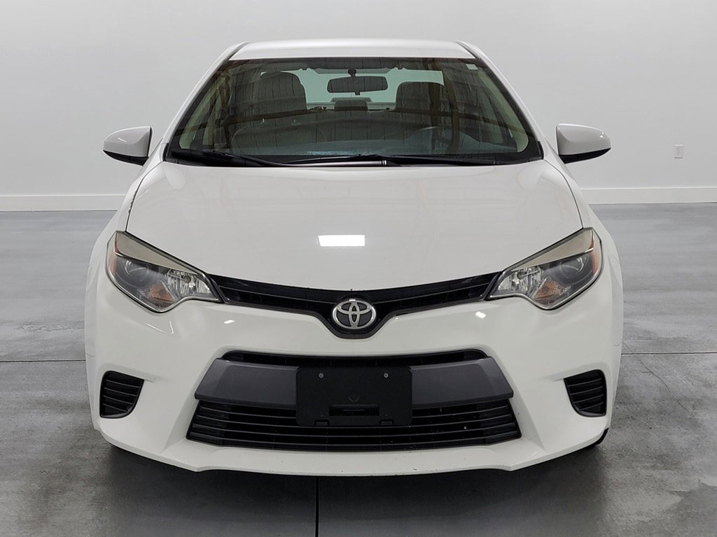 Used 2015 Toyota Corolla LE FWD image 3
