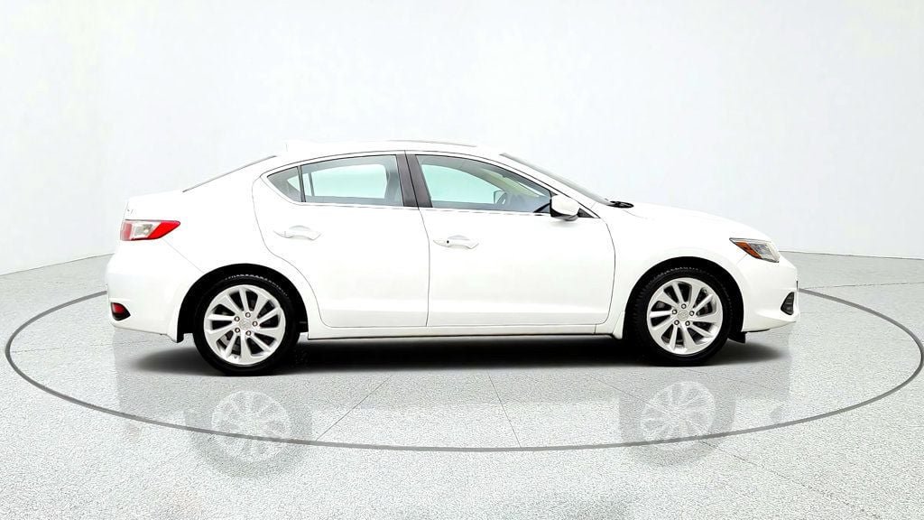 Used 2017 Acura ILX w/ Premium Package FWD image 4