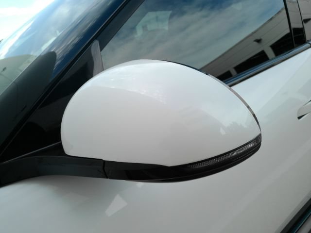 Used 2024 Genesis GV60 RWD image 15