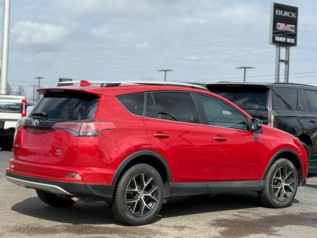 Used 2016 Toyota RAV4 SE image 39