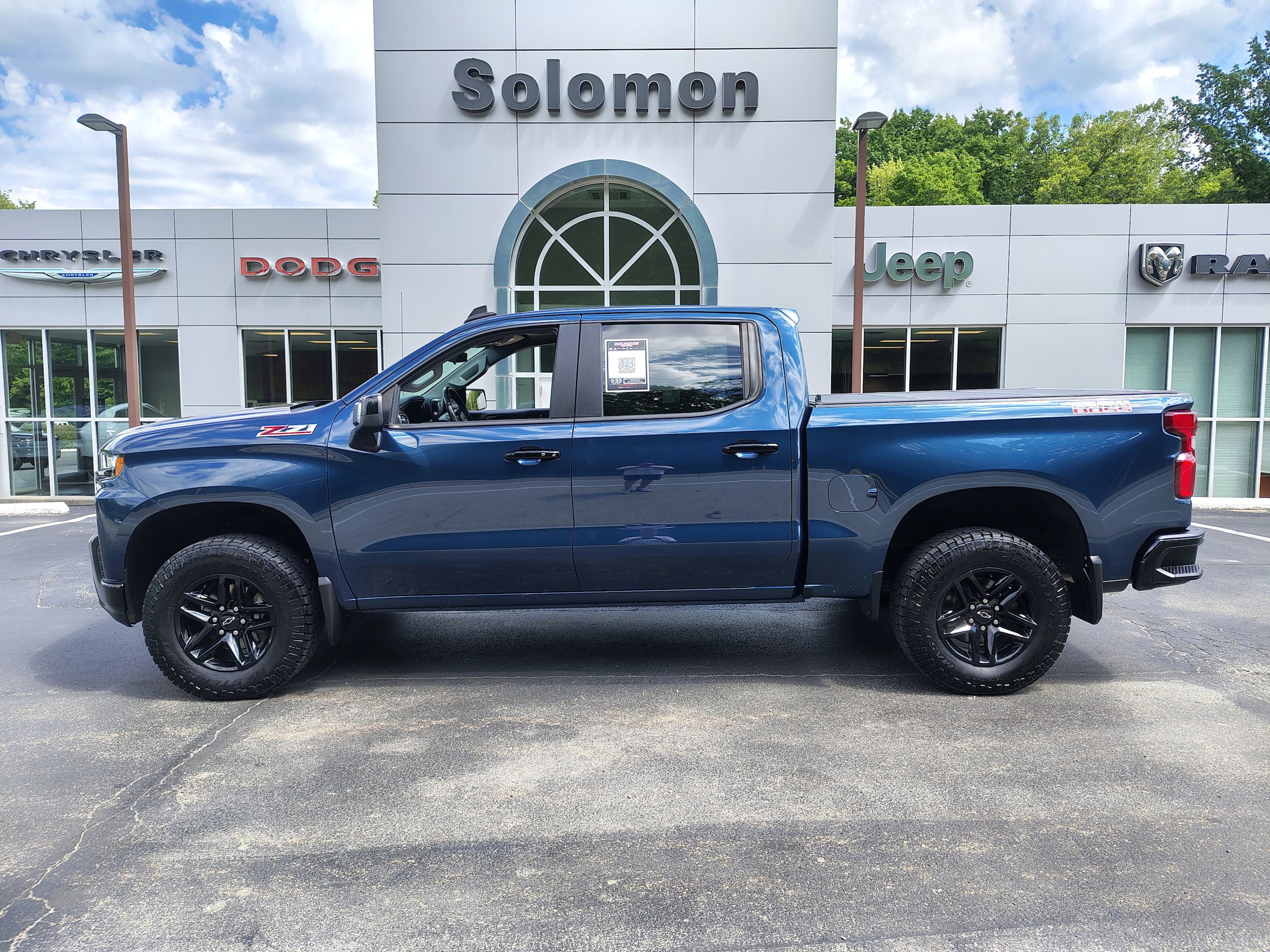 Used 2021 Chevrolet Silverado 1500 LT Trail Boss w/ Convenience Package II AWD/4WD image 1